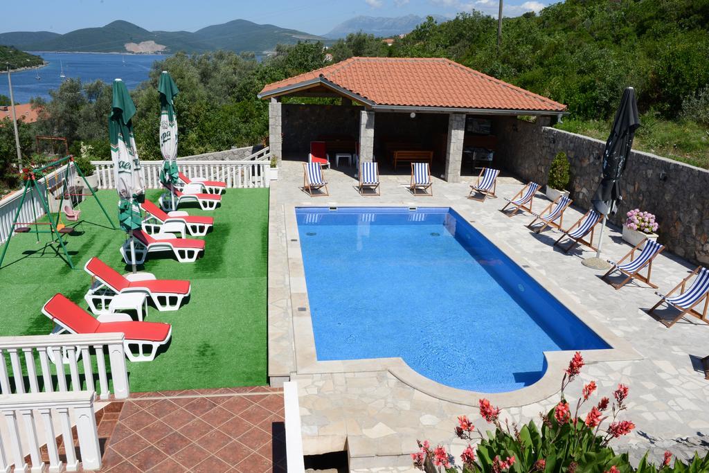 Apartments Vila Lazarevic Tivat Eksteriør billede