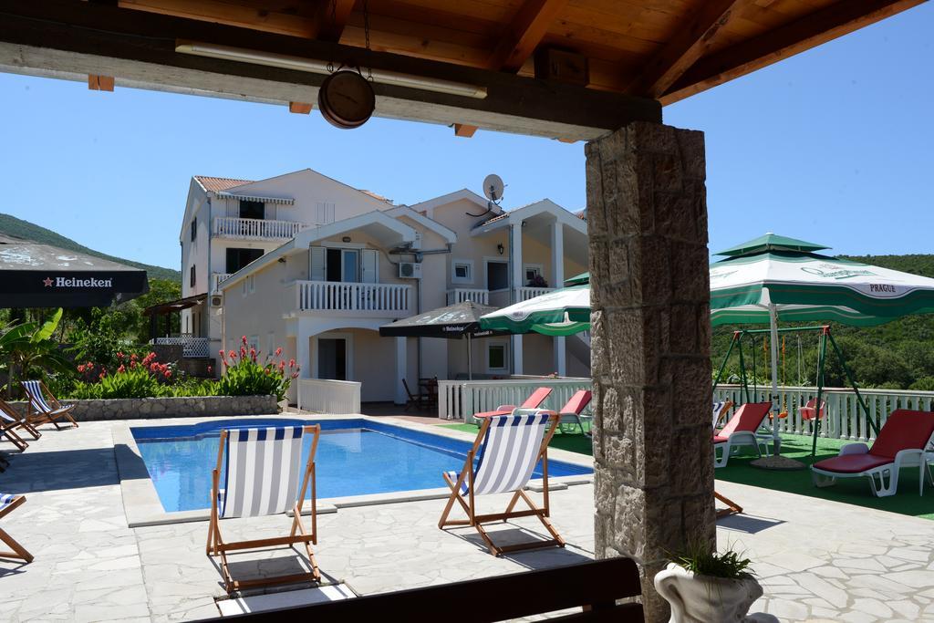 Apartments Vila Lazarevic Tivat Eksteriør billede
