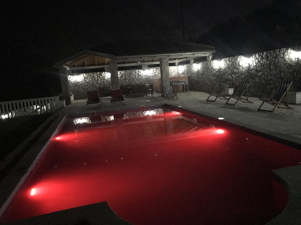 Apartments Vila Lazarevic Tivat Eksteriør billede