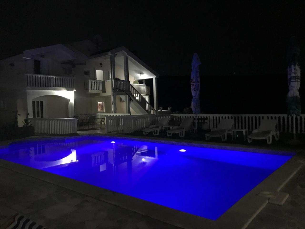 Apartments Vila Lazarevic Tivat Eksteriør billede