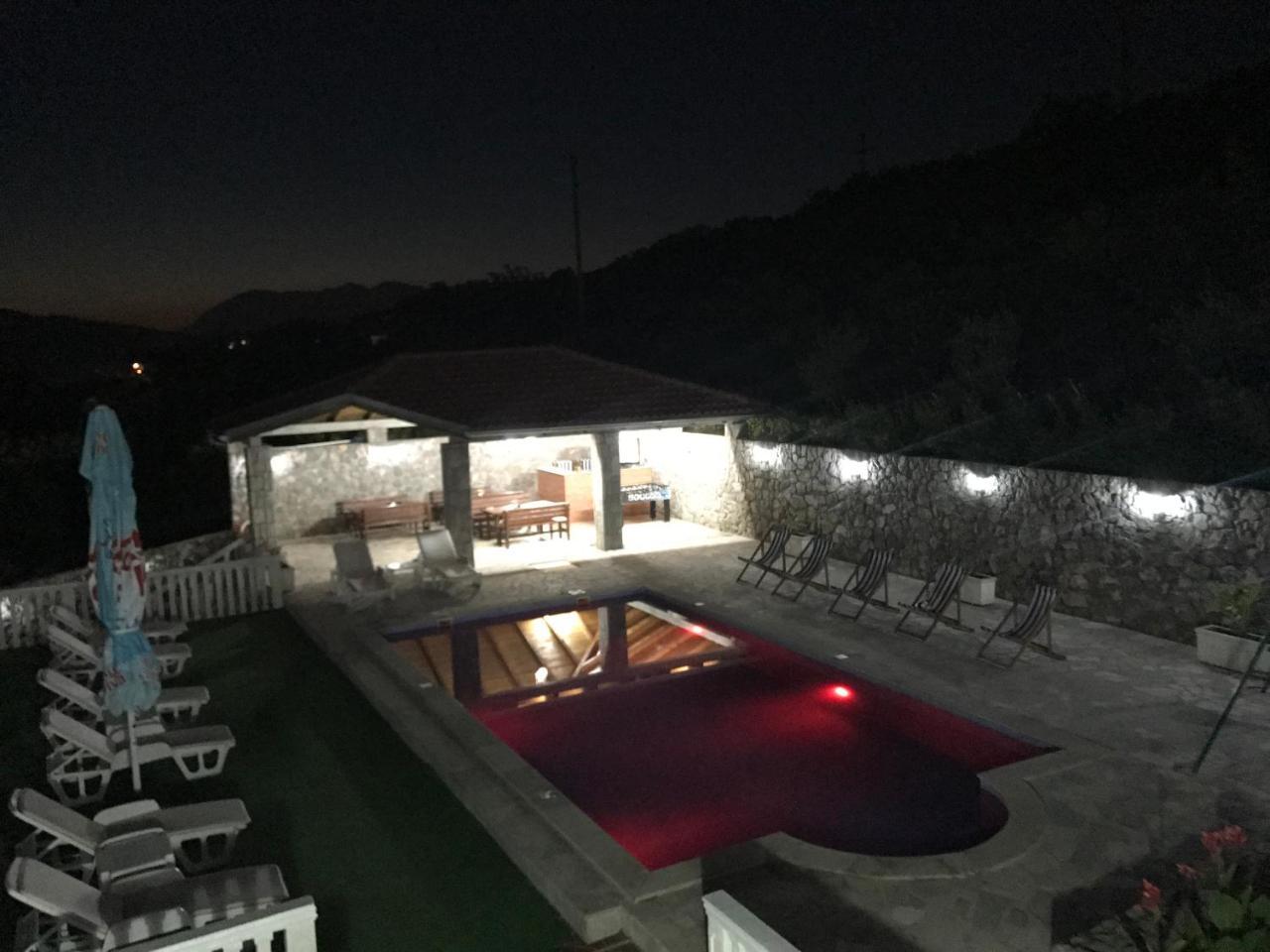 Apartments Vila Lazarevic Tivat Eksteriør billede